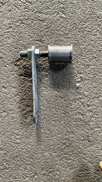 Ролик поддержки цепи в сборе с кронштейном К 527: купить в Ростове-на-Дону