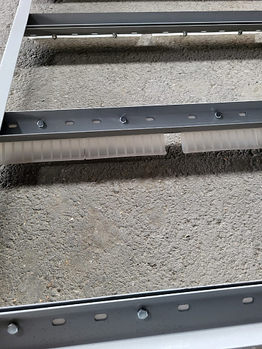 Рамка щеточная К 547/К 527 НРС (в сборе со скребками): купить в Ростове-на-Дону